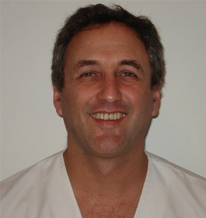 Amit Mikler - odontologo implantologo especialista en cirugia maxilofacial